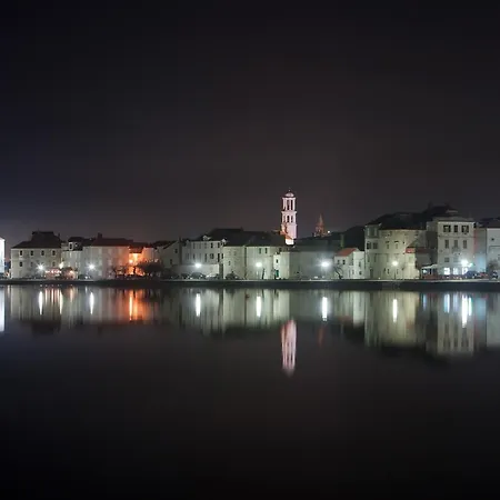 Lucija 公寓 Kaštela